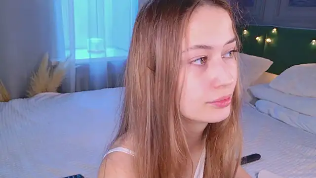 Sofii Ly online show from October 17, 6:05 am