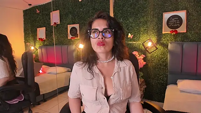 Linagh  online show from October 1, 1:05 pm