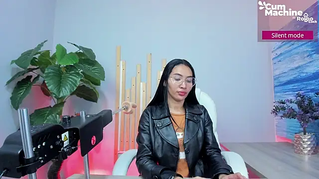 lucyy liiuu online show from September 18, 1:09 pm