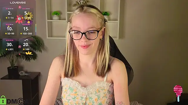 R0cket bunny online show from May 14, 1:11 am