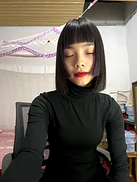 Snapshot of andymi1 chatting on October 23, 2:28 am andymi1 online show from October 23, 2:28 am