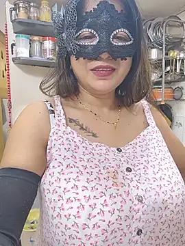 Queen Nightt online show from June 10, 4:44 am
