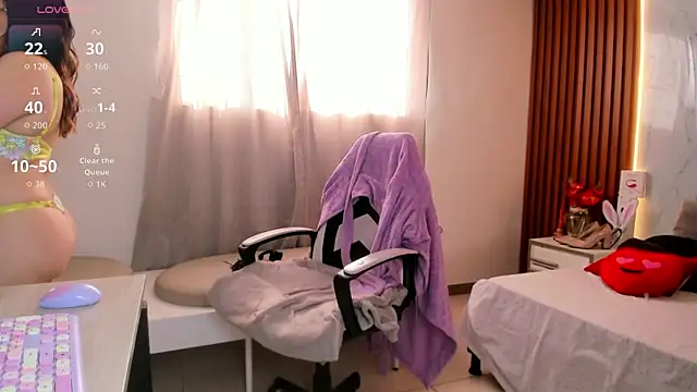 shasha bloom online show from November 22, 8:22 pm