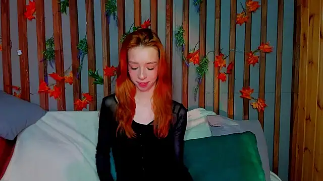 Lori Williams online show from November 28, 1:19 am