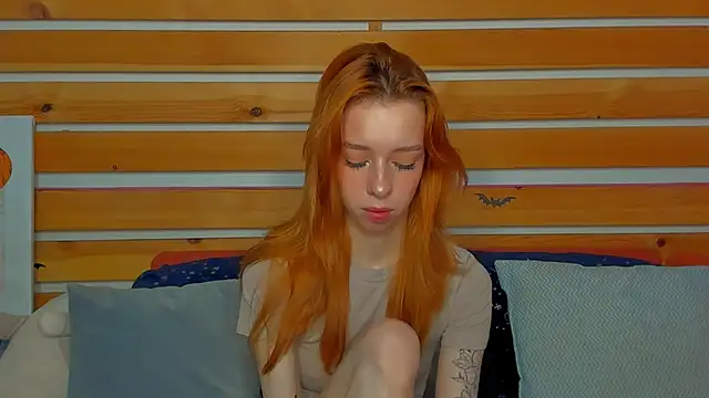 Lori Williams online show from February 11, 1:09 am