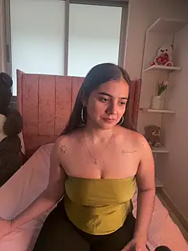 salomecute21 online show from June 1, 12:18 pm
