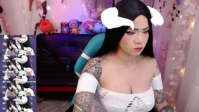 jadedelux  online show from October 11, 6:21 pm