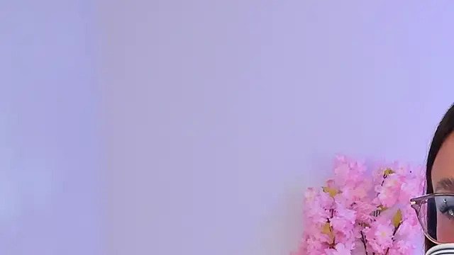 maily zanss online show from December 13, 7:53 pm