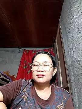 Everleigh mom online show from October 29, 11:14 am