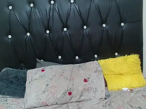 Lsnickykhanyile online show from December 5, 9:05 pm