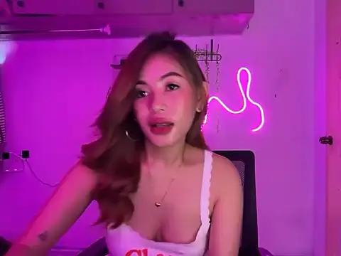 daretolovemee 18 online show from July 6, 5:46 am
