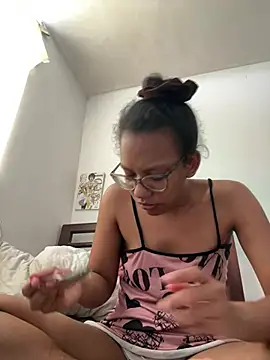 Valen1800 online show from April 6, 8:43 pm