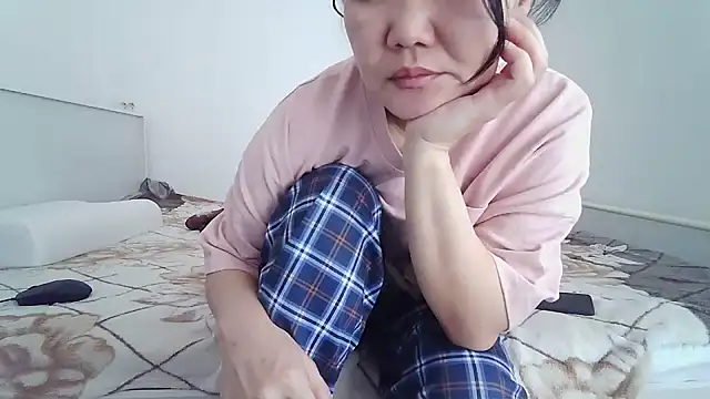 sakuradelreina online show from February 15, 5:43 am