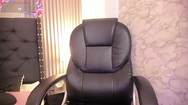 andrea  hills online show from September 13, 8:39 pm