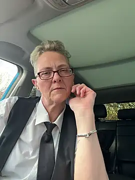 Curvy-Jinx online show from March 26, 11:45 am