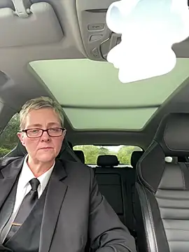 Curvy-Jinx online show from October 29, 9:57 am