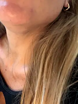 Snapshot of sailor_titti chatting on October 14, 12:30 pm sailor titti online show from October 14, 12:30 pm