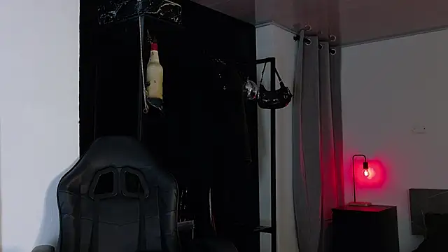 Angelabl0odborne online show from October 4, 9:41 pm