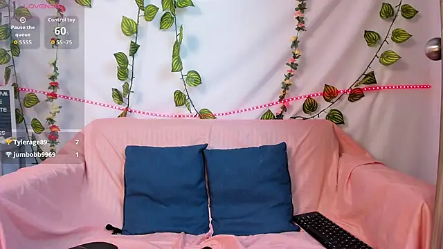 Delilah 85 online show from November 17, 11:49 pm