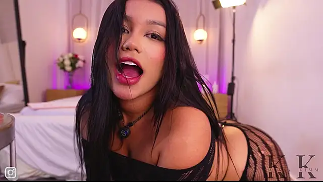 kassia kim online show from July 18, 8:39 am