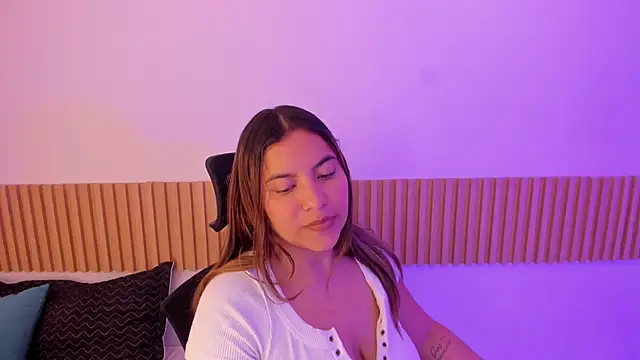 OliviaSweett online show from November 4, 7:52 pm