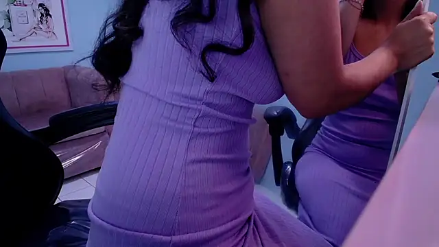 victoria hernandez t  online show from October 18, 2:09 pm