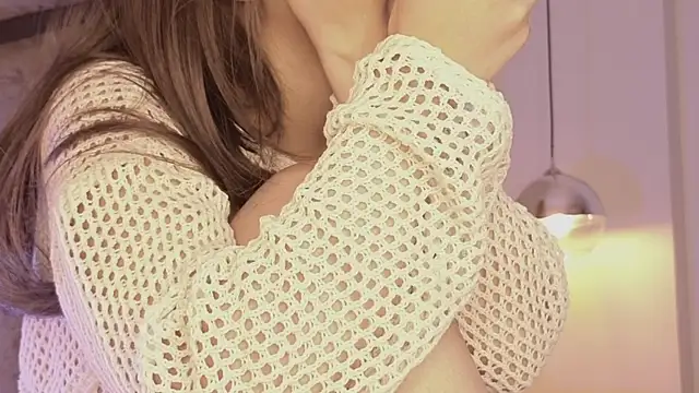 Snapshot of scarlethlux chatting on October 22, 7:24 am scarlethlux online show from October 22, 7:24 am