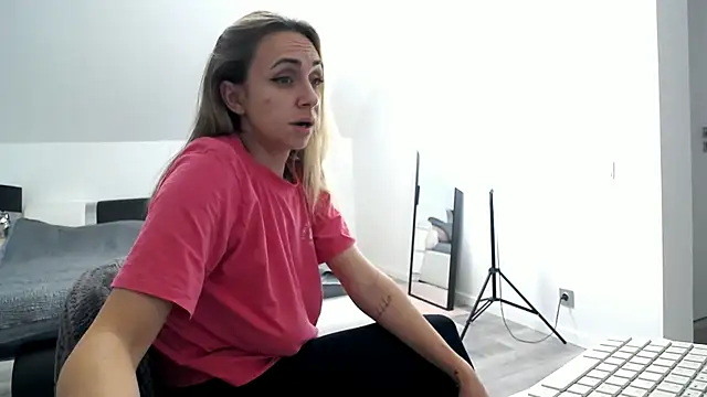 ArabianMalikah online show from February 15, 7:46 pm