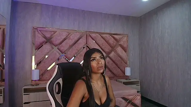 Alyssa Brynn1 online show from March 24, 3:56 am