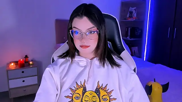 OphelianaRose33 online show from November 25, 11:16 pm