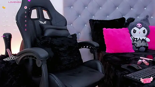 jazlyn G online show from April 9, 6:19 am