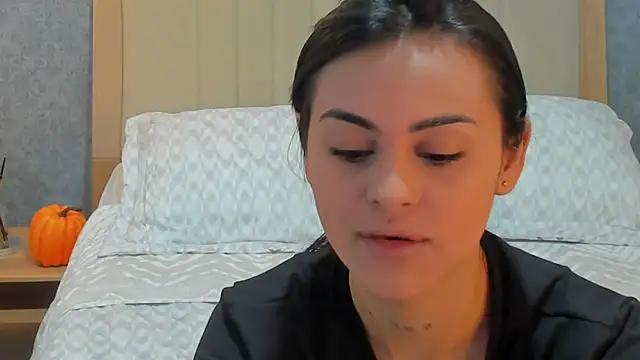 Emilly Beaumont online show from October 14, 11:46 am