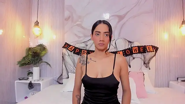 luna hot ass online show from October 29, 8:44 pm