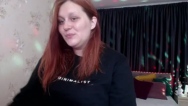 Alisawoods  online show from October 24, 7:32 pm