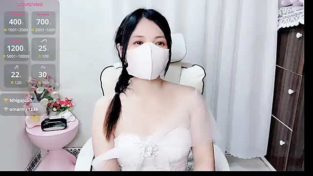 phuongnhi  online show from March 29, 12:37 pm