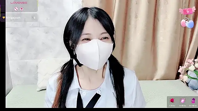 phuongnhi  online show from February 24, 1:10 pm