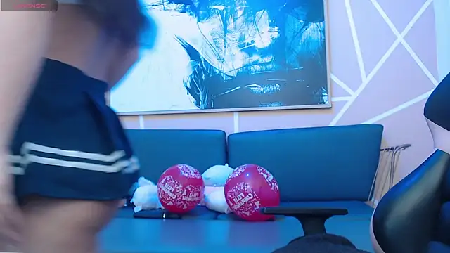 olivia russo  online show from December 16, 8:15 pm