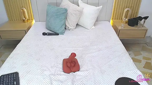 WildScarlet online show from January 17, 2:24 pm