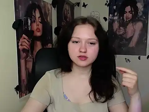 LadyAlice  online show from April 8, 6:04 am