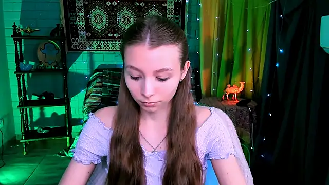 JulieDaniel online show from April 14, 8:58 am