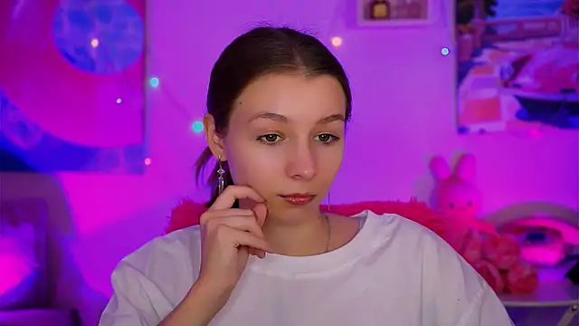 JulieDaniel online show from October 14, 8:50 am