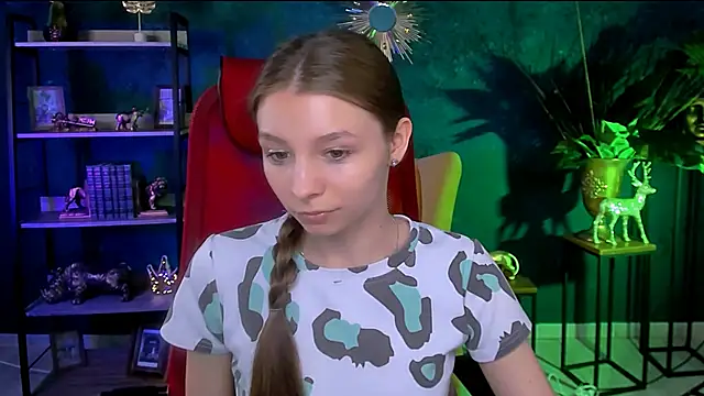 JulieDaniel online show from May 27, 4:20 am