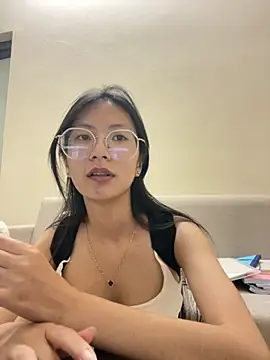 Lil-Gi online show from November 9, 5:09 pm