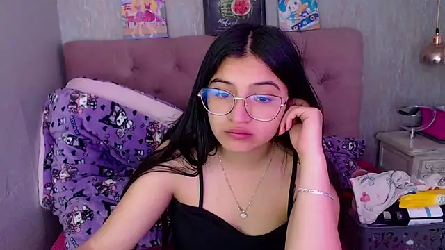 Snapshot of laurenelove chatting on October 24, 4:19 am laurenelove online show from October 24, 4:19 am