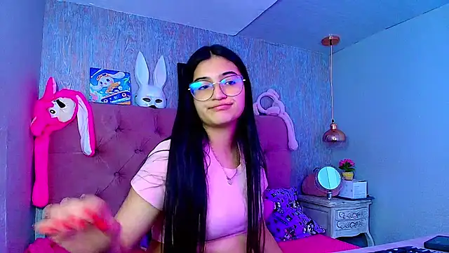 laurenelove online show from December 4, 3:53 am