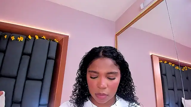 LisaMendez online show from January 9, 4:06 am