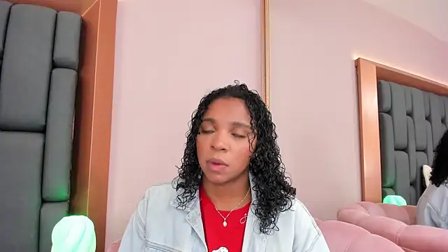 LisaMendez online show from October 15, 3:53 am