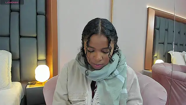 LisaMendez online show from February 22, 3:40 am