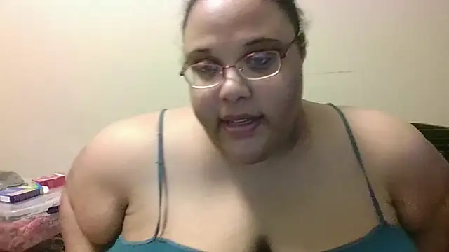 Snapshot of SexyBBW10790 chatting on September 20, 12:21 am SexyBBW10790 online show from September 20, 12:21 am