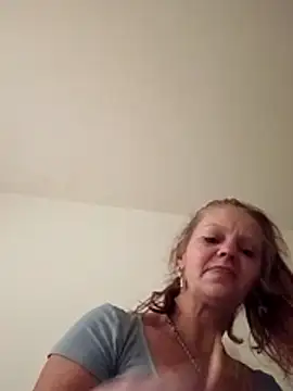 IrishGoddess69247 online show from February 24, 9:41 am